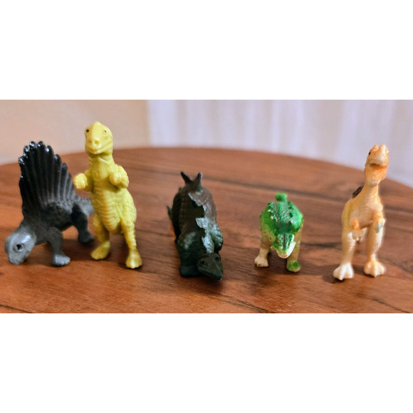 Vintage lot of dinosaurs plastic with Boley TM04 collectible Triceratops - Picture 4 of 16